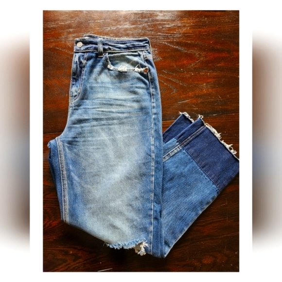 Cello Brand Colorblock Styled Distressed Denim/ Crop Jeans Women's Size 9 - Picture 7 of 11